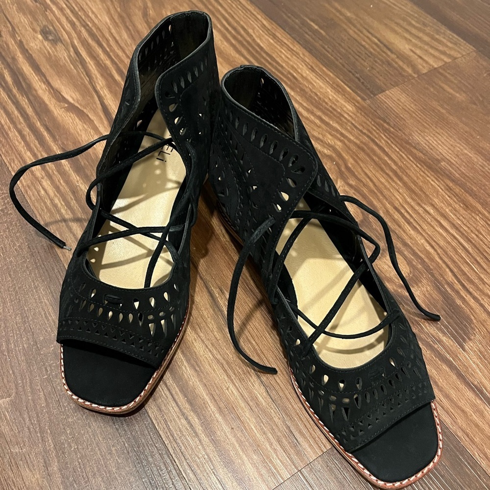 Vaneli Low Wedge Black Sandals Size 8